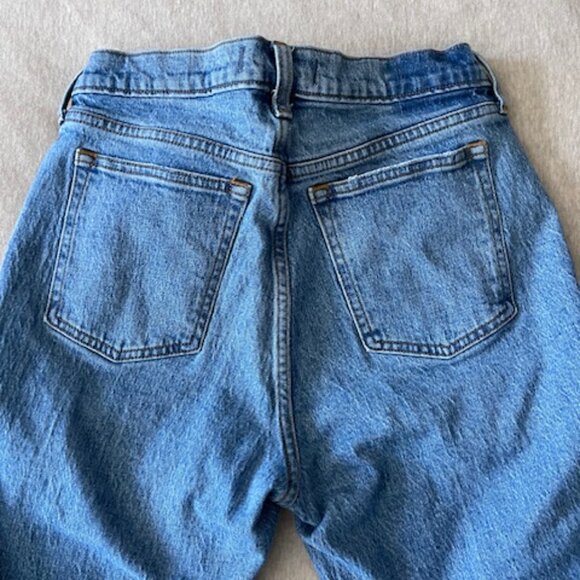 Abercrombie Women's 28/6 Curve Love, The Straight Mid-Rise Jean - Picture 4 of 7